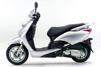 ホンダ、中国で初のPGM-FIを採用したスクーターを投入 画像