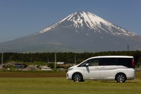 【ホンダ ステップワゴン 試乗】上級車からの乗り換えもOK、ミニバンと思えぬフラット感…会田肇 画像