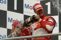ブリヂストンがF1通算100勝達成 画像