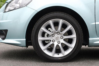 【スズキ SX4 詳報】排気量によって異なるフットワーク 画像