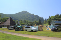 苗場スキー場、夏のゲレンデをオートキャンプ場としてオープン 画像
