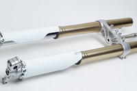 KYB、超軽量モトクロス用倒立フォークの納入を開始 画像