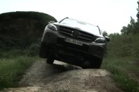 メルセデス GLC 、開発プロトタイプを公開…優れたオフロード性能 画像