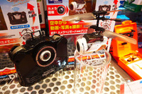 【東京おもちゃショー2015】CCPのカメラ付きラジコンヘリ、飛ぶ・折りたたむ［動画］ 画像