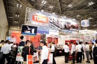 【オートサービスショー2015】グッドデザイン賞の次世代工具シリーズを並べたTONE 画像