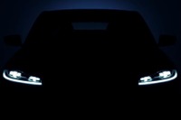 ジャガー 初のSUV「F-PACE」、ヘッドライトが見えた 画像