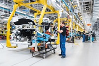 メルセデスの独商用車工場が改修…次期 スプリンター 生産へ 画像
