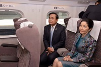 タイ首相、東海道新幹線『のぞみ』に試乗 画像