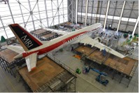 三菱航空機、MRJ 飛行試験機2号機で全機振動試験を実施 画像