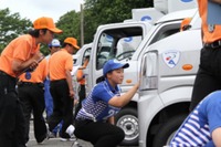 佐川急便、ドライバーコンテストを開催…女性ドライバーも25人出場 画像