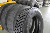 トラック・バス用タイヤを無駄なく使い切る、ミシュランの「3R」とは 画像