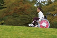 ヤマハ発動機、車いす用電動アシストユニット JWX-2 がキッズデザイン賞を受賞 画像
