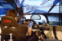 仮想空間でベントレーのレースマシンの挙動を体感…コンチネンタル GT3 ローンチナイト 画像