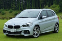 【BMW 2シリーズ アクティブツアラー 試乗】xDrive、走りも内装も気分はスポーツセダン…島崎七生人 画像