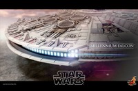 6分の1スケールでも大迫力…『スター・ウォーズ』ミレニアム・ファルコン展示 画像