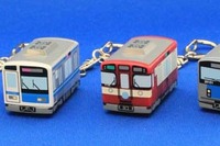 西武鉄道、「RED LUCKY TRAIN」含む電車型キーホルダー6種類発売 画像