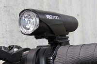 強力700ルーメンが2時間持続…充電式自転車ライトを試す 画像