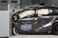 【IIHS衝突安全】トヨタ アクア、安全性の向上を認定…最低評価から最高評価に 画像