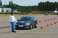 ZFの安全技術、人間こえる操作速度に…今後は安全な回避方向を自動で判断 画像