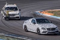 メルセデス AMG Cクラスクーペ、開発プロトタイプ車がCM撮影 画像