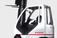物流総合展06 日産が燃料電池フォークリフト出品 画像