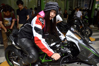 【バイクの日】秋葉原に最新バイクがズラリ勢揃い…観光客や若者らが興味津々 画像