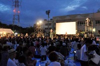 川崎市の小学校校庭で「バック・トゥ・ザ・フューチャー」…非日常を堪能 画像