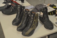 ダイヤル操作で足にフィット…ホンダのBoaシステム採用ライディングシューズ 画像