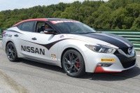 日産 マキシマ 新型、セーフティカーに起用…米国サーキット 画像