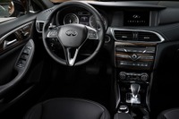 【フランクフルトモーターショー15】インフィニティ Q30、インテリアデザインを公開 画像