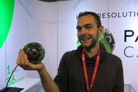 【IFA 2015】地元ベルリンのベンチャーが開発した、ボール型全方位カメラ 画像