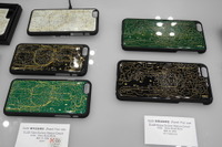 【ギフトショー15】路線図をプリントしたiPhoneケース、無電源でLEDが光る…電子技販 画像
