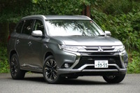 【三菱 アウトランダーPHEV 試乗】“基本はEV”、すんなり乗れて実用的…島崎七生人 画像