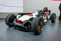 【フランクフルトモーターショー15】ホンダ プロジェクト2＆4…215psのバイクエンジンを搭載［詳細画像］ 画像