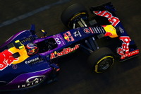 【F1 シンガポールGP】恒例のナイトレースが開幕…金曜フリー走行はクビアトがトップ 画像