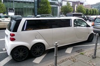 【フランクフルトモーターショー15】全長は5.5m! 6輪仕様の超豪華な「スマート・リムジン」 画像