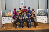 【F1 日本GP】レッドブルのリカルドとクビアト、手裏剣戦隊ニンニンジャーと対面 画像