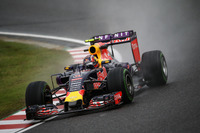 【F1日本GP】フリー走行2回目はクビアトがトップ、降り続く雨に各車走り込めず 画像