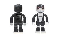 シャープが二足歩行ロボットを開発…モバイル通信に対応 画像