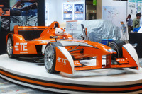 【CEATEC 15】トミーカイラZZ、モデルS、フォーミュラE…各種EVが会場を彩る［写真蔵］ 画像