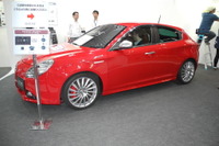 【CEATEC 15】三菱電機、視聴車両で音質の良さをPR 画像