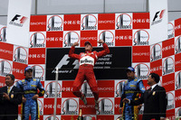 【F1中国GP】決勝…M. シューマッハが勝ち、タイに 画像
