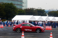 【東京モーターフェス15】ここはクルマの遊園地!?　行列アトラクションいっぱい 画像