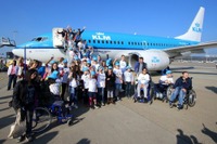 KLMオランダ航空、病気や障害を持つ子供が参加するチャリティフライトを実施 画像