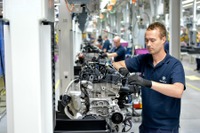 BMWグループ、英工場で新世代エンジン生産開始 画像
