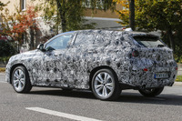 BMW X2、シルエットは意外と普通? 画像
