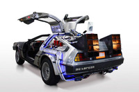 ゴミで動くデロリアンが実現! 『BTTF Part2』の舞台、10月21日に公開 画像