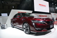 【東京モーターショー 15】ホンダ新型FCV開発責任者「システムの小型化目指す」 画像