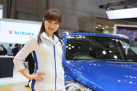 【東京モーターショー15】コンパニオン…スズキ 画像