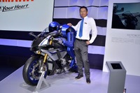 【東京モーターショー15】ロボットがバイクを自動運転…バレンティーノ・ロッシに挑む 画像